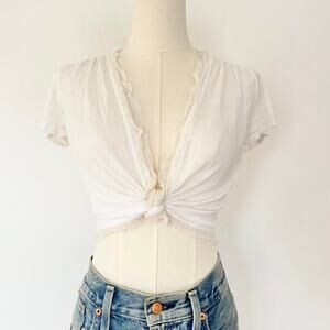 WHITE HOUSE BLACK MARKET CROPPED WHITE SHRUG / TOP